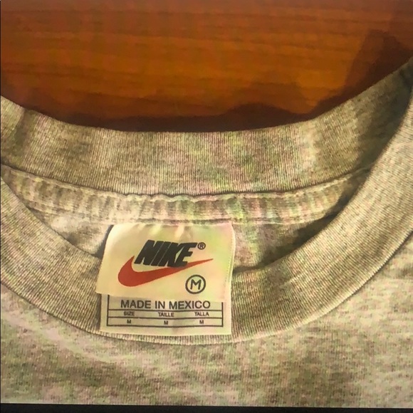 Nike Vintage North Carolina Basketball - Picture 2 of 3